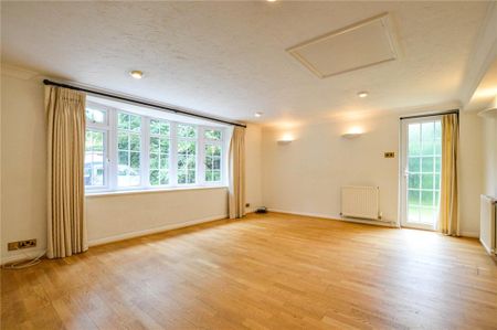 5 bedroom detached house to rent - Photo 3