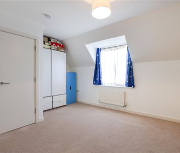 4 bedroom House in Puffin Way, Reading - Photo 4