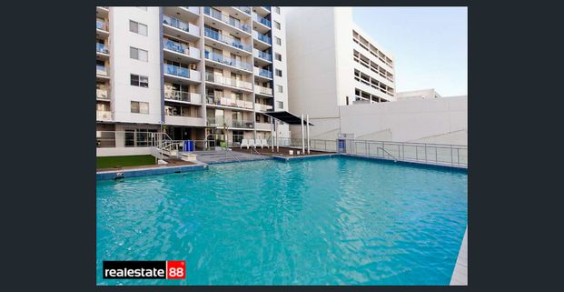 ENVIABLE FACILITIES & LOCATION! - Photo 1