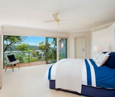 4 Bedroom Deep Waterfront Home - Photo 3