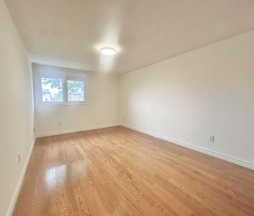 For Lease - 49 Carey Crescent, Markham, Ontario - Photo 2