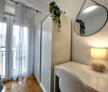 Calle de Juan Bautista de Toledo, Madrid, Community of Madrid 28002 - Photo 4