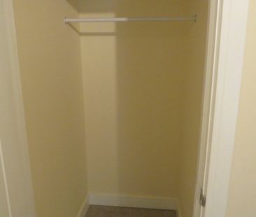 High Street - Photo 2