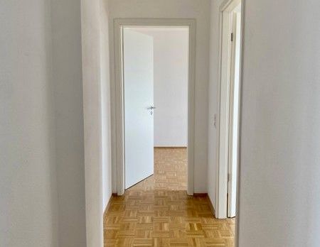 3- Zimmer-Wohnung mit Dachterrasse und Einbauküche - Photo 1