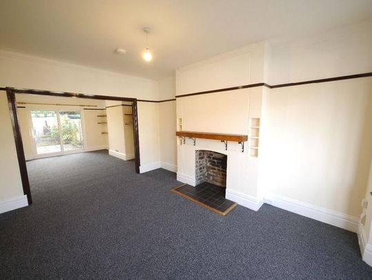 4 bedroom semi-detached house to rent - Photo 1