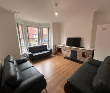 St. Michaels Terrace, Leeds, LS6 - Photo 3