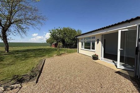 Broome Close Villas, Shalford, CM7 - Photo 4