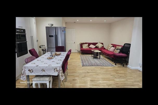 5 bedroom terraced house to rent - Photo 1