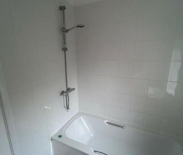 2 bedroom semi-detached house to rent - Photo 6