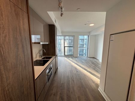 For Lease - 180 Front Street Unit# 2211, Toronto, Ontario - Photo 5