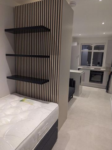 Property to rent - Photo 2