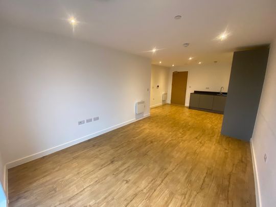 Saxton Lane, Leeds - Photo 1