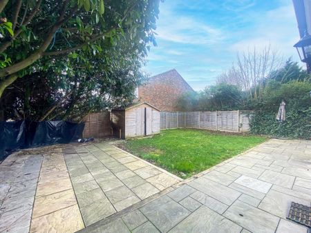 1 bedroom in a house share to rent - Photo 4