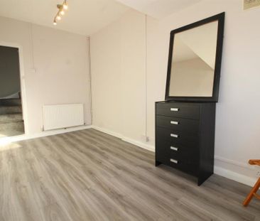 Avondale Road, London E16 - Photo 1