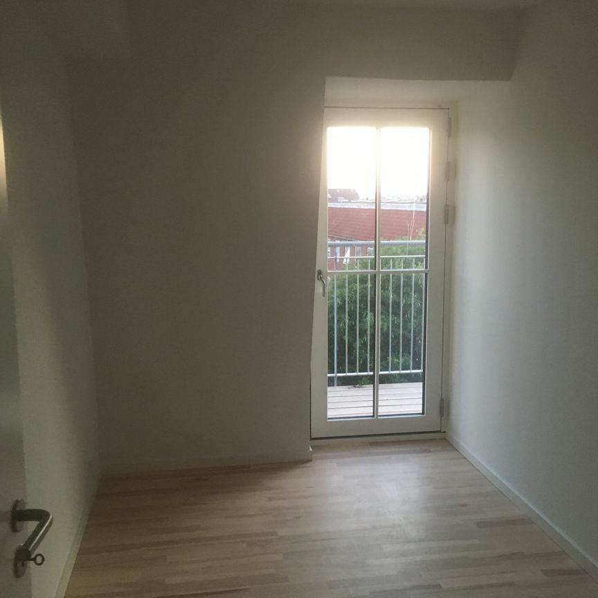 Kongensgade 67A, dør 8 (gavl + delealtan), Husleje 13.495 kr. - Foto 1