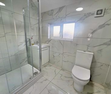 3 bedroom semi-detached house to rent - Photo 2