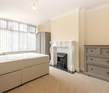 4 bedroom semi-detached house to rent - Photo 2