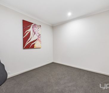 Spacious Entertainer In A Convenient Location! - Photo 4