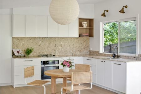 Light Filled Rear 2 Bedroom Cottage - Photo 4