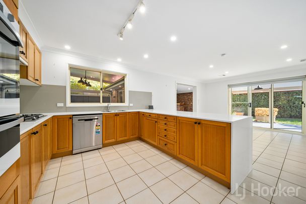 Beautiful 4 Bedroom Ensuite Family Home in Jerrabomberra - Photo 1