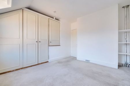 Meadow Vale, Haslemere - 2 bedrooms Property for lettings - Seymours - Photo 2