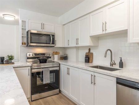 For Lease - 240 Markland Drive Unit# 501, Toronto, Ontario - Photo 2