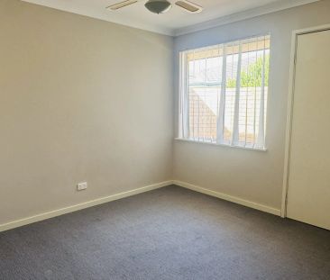 Centrally located spacious unit - Photo 3