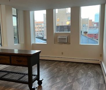 115 3RD AVE S - 1 BED/1 BATH - Available DECEMBER 1ST - Great downt... - Photo 2