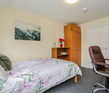 4 Bed Semi-Detached House, Lichen Green, CV4 - Photo 4