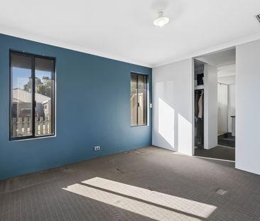 Family home in sought-after location! HOME OEPN SATURDAY 06 JUNE AT... - Photo 2
