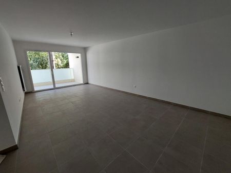 location Appartement T3 DE 66.64m² À NIMES - Photo 3