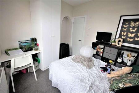 Thornville Place, Hyde Park, Leeds, LS6 - Photo 3