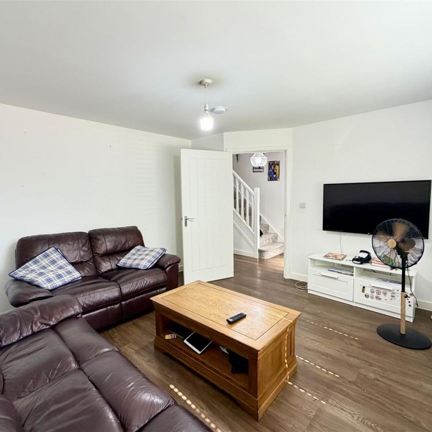 4 Bedroom House To Let - Photo 1