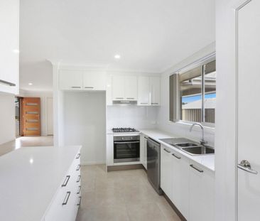 Freestanding Villa - Photo 3