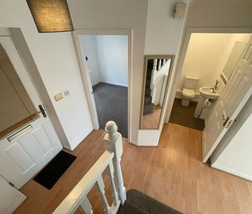4 bedroom terraced house to rent - Photo 3