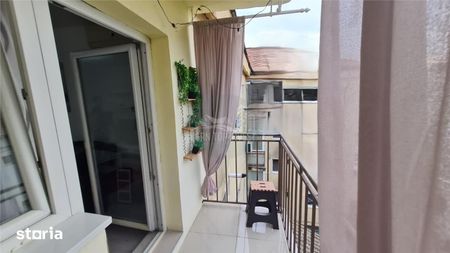 Apartament 3 camere decomandat balcon zona Centrala - Photo 2