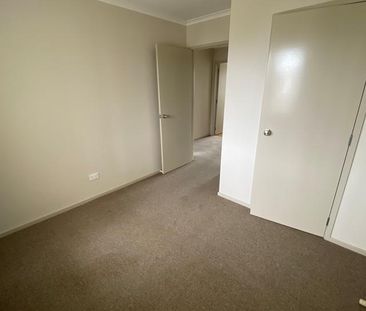 Modern Four-Bedroom Family Home! - Photo 5