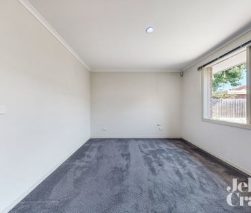 2/10 Denver Street, Bentleigh East - Photo 2