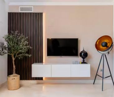 2 Bedroom Apartment For Rent in New Golden Mile, Málaga - Photo 1