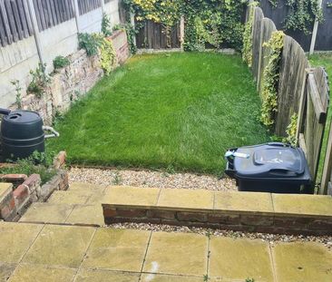 2 bedroom terraced house to rent - Photo 2