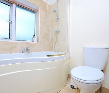 4 bedroom semi-detached house to rent - Photo 5