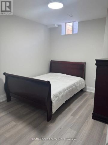 18 OBSERVATORY CRESCENT - Photo 2