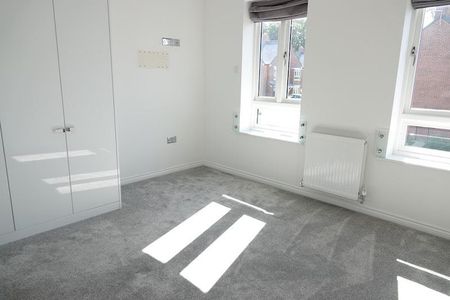 5 bedroom detached house to rent - Photo 4