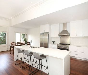 33 Robinson Road, - Photo 3