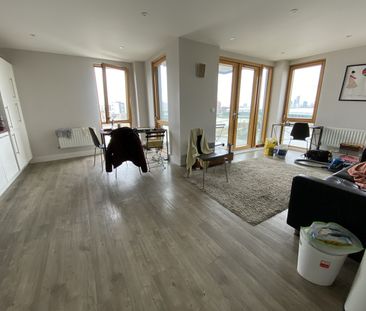 3 Bed Flat, Salcombe Court, E14 - Photo 2