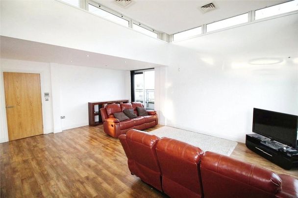 3 bedroom flat to rent - Photo 1