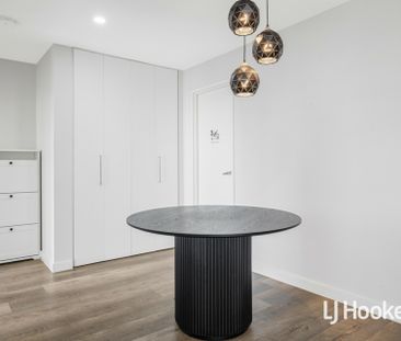 Spacious 2 Bedroom Apartment - Available Now! - Photo 3