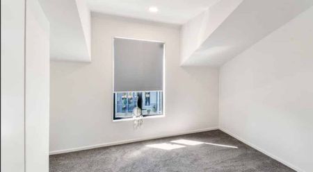 Modern Three-Level Townhouse in Prime Papatoetoe Location - Photo 3