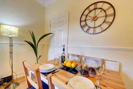 3 bedroom end of terrace house to rent - Photo 3