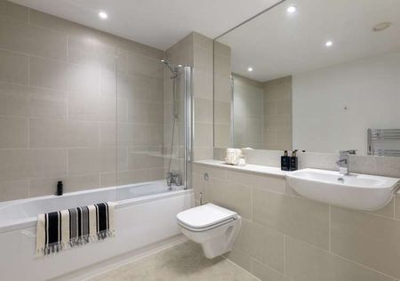 Modern two bedroom apartment with one bathroom located in Birmingham City Centre available now! Just a short 10 minute walk from the Bullring and New Street Sta - Photo 2